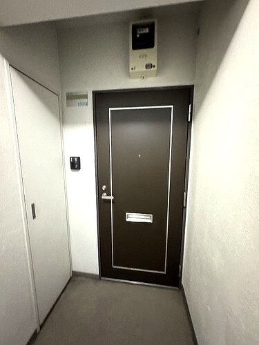 ハイツ南常盤台2階 玄関、共用廊下　※前回募集時撮影2023年10月