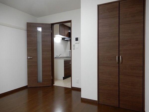 ピース・スクウェア新川崎3階 同建物別部屋の参考画像