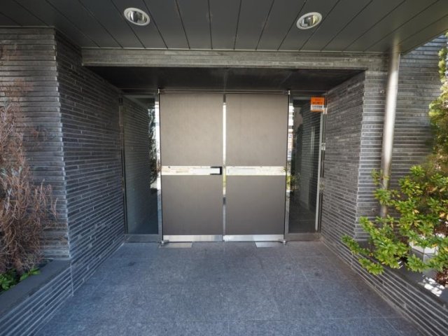 プレール・ドゥーク渋谷幡ヶ谷3階 エントランス