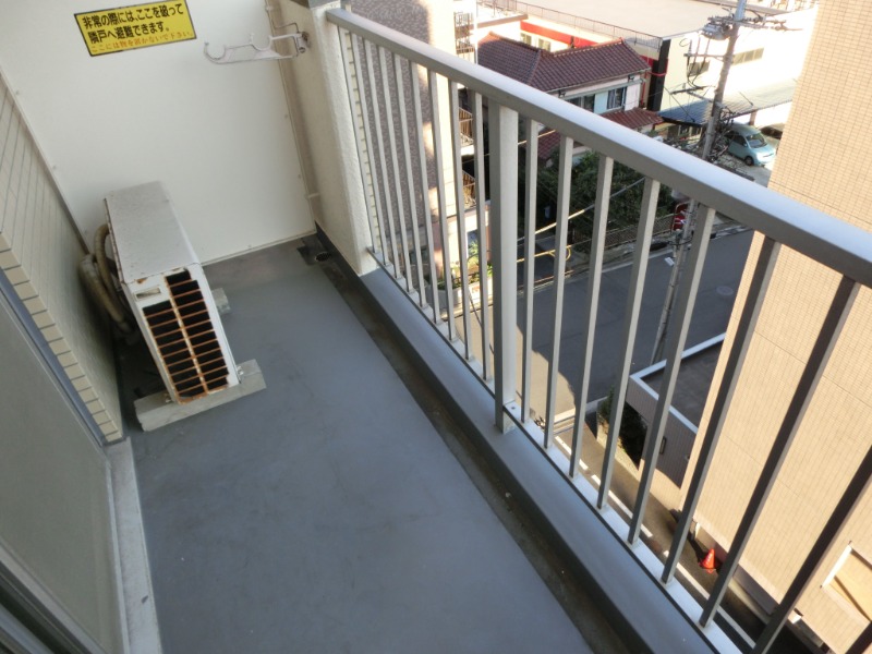 スカイコート生麦6階 バルコニー