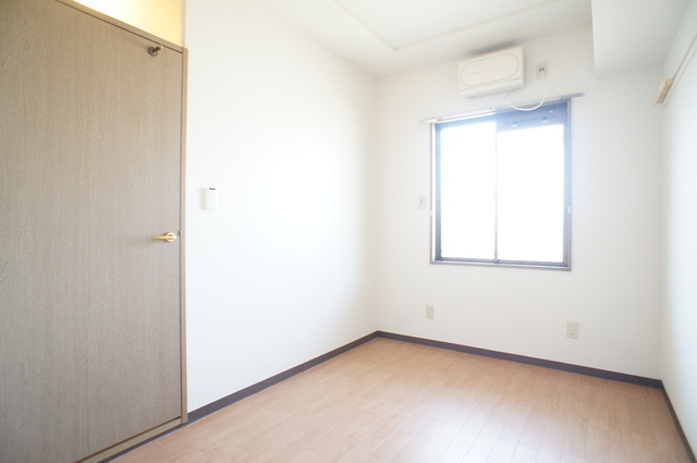 グランシャリオ誠治館0208号室 寝室