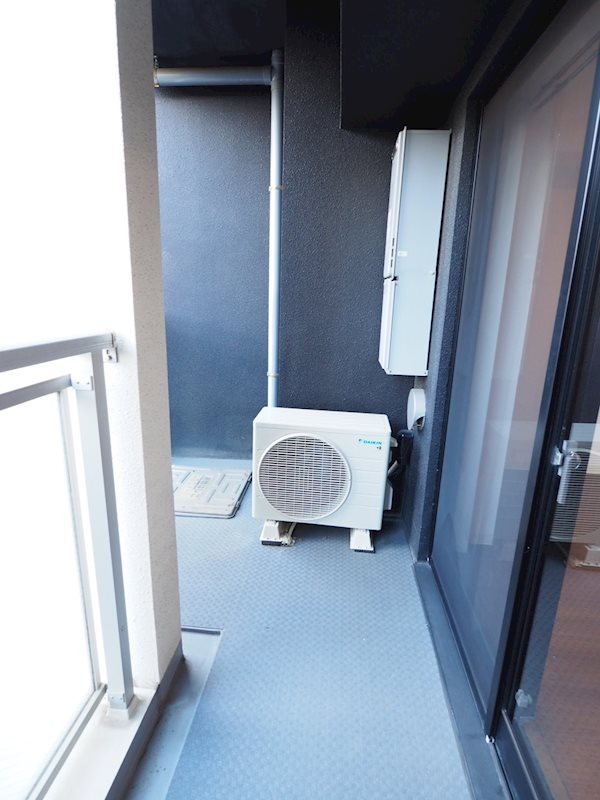 レジディア市谷薬王寺6階 バルコニー