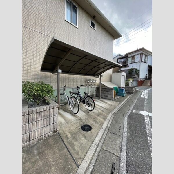 アスティオン　Ⅲ 駐輪場