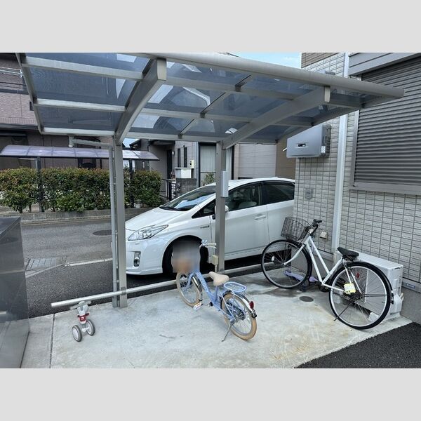 ライラック102号室 駐輪場