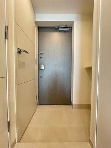 ブレシア多摩川レジデンス102号室 玄関