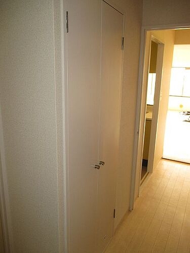 シティコートフドウ中山 収納（廊下）※前回募集時2018年12月撮影