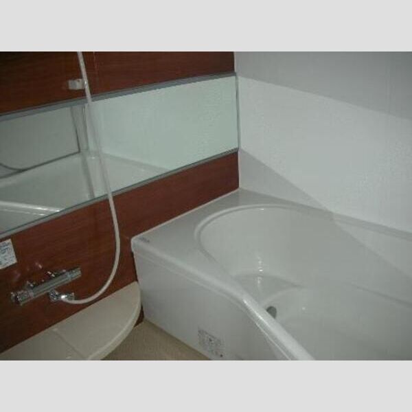 ハイツバンビス101号室 バス