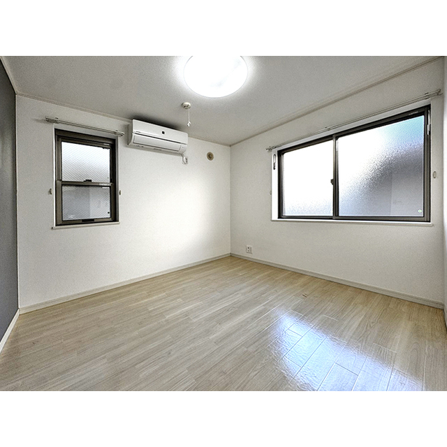 シャンテ西日暮里 二面採光　明るい室内