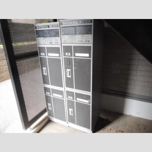 ガーデンハウス 宅配ボックス