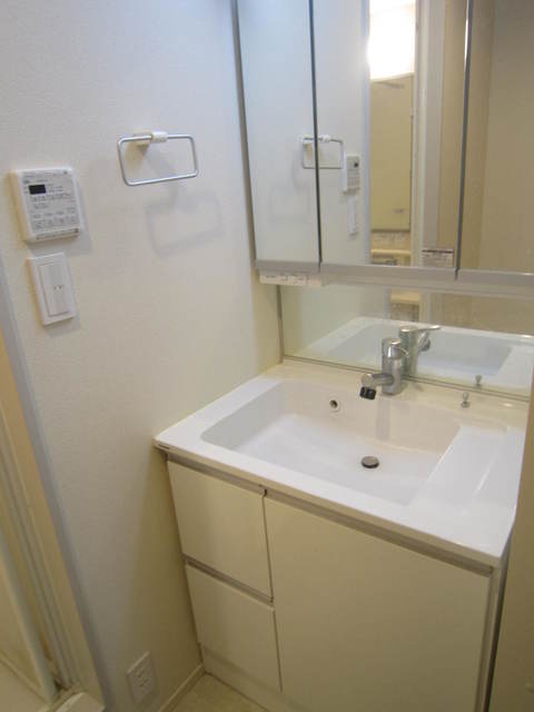 ロイヤル藤沢 洗面化粧台