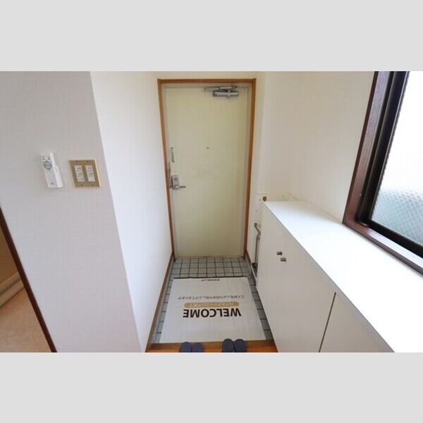 レジデンス八木 玄関