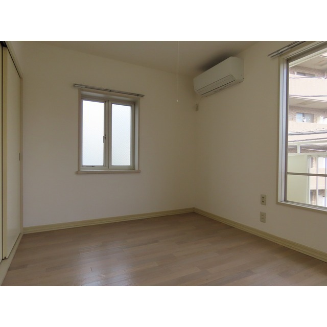 ビーバレーＭⅡ203号室 洋室