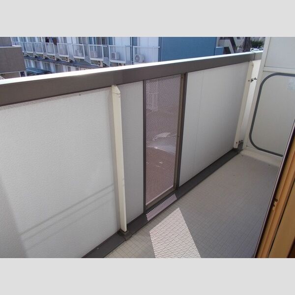 リヴェール金沢八景202号室 バルコニー