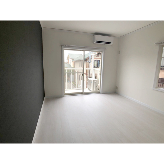 MKハイム203号室 リビング