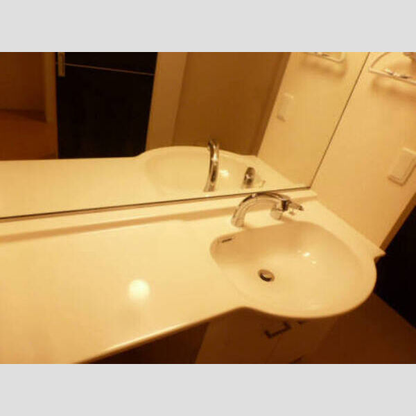 リーヴ ゴーシュ　Ⅱ 大型鏡の付いた洗髪洗面台