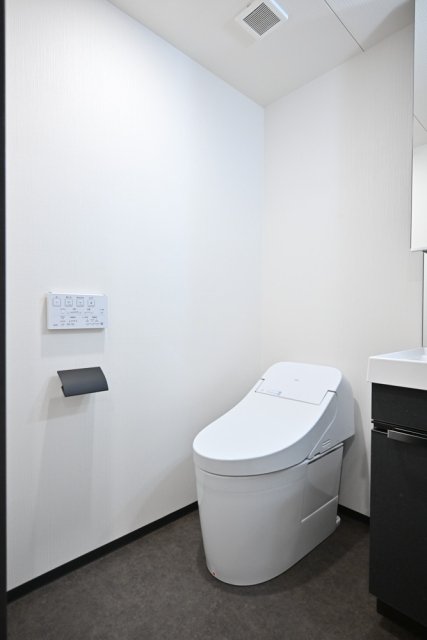 ＧＲＡＮＳＩＴＥ　ＮＡＫＡＭＥＧＵＲＯ9階 トイレ