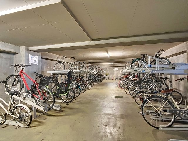 グランド・ガーラ西麻布7階 駐輪場