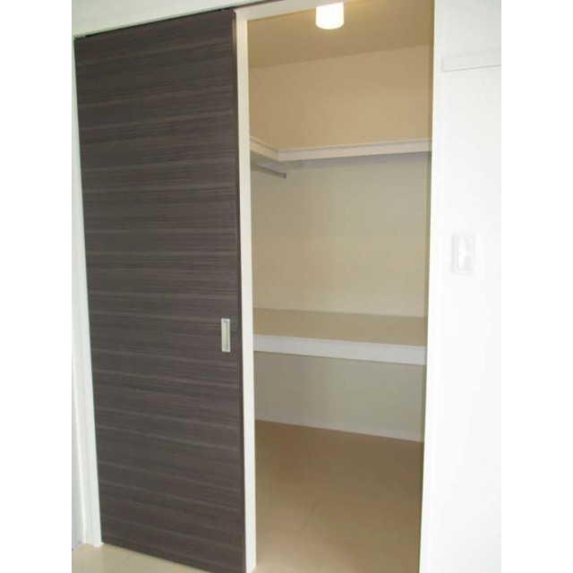 カリオ鵜の木B号室 収納