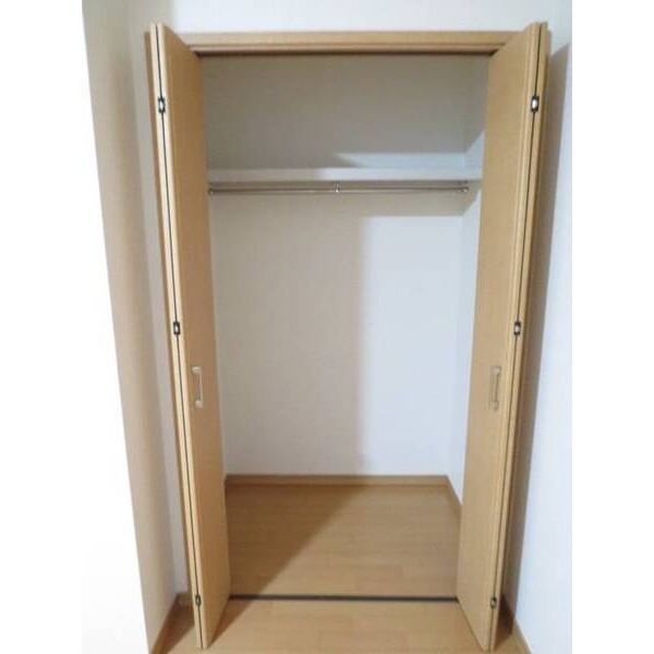 ヴィーブリアン松戸A 収納