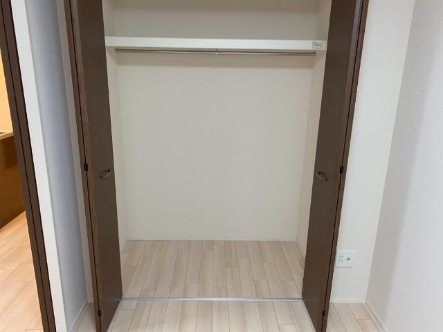 Jour de floraison H（ジュール　ド　フロレゾン　Ｈ） クローゼット