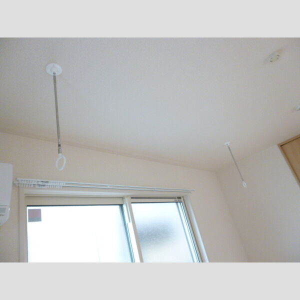 charcoal house(チャコールハウス)101号室 室内物干し