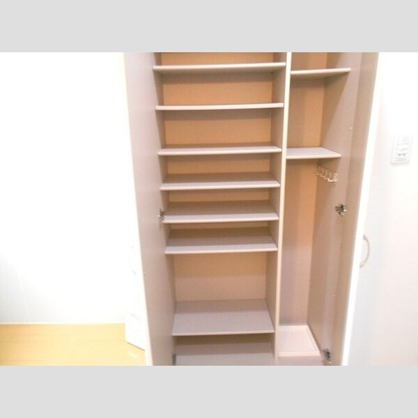 ウィスタリア708号室 シューズボックス