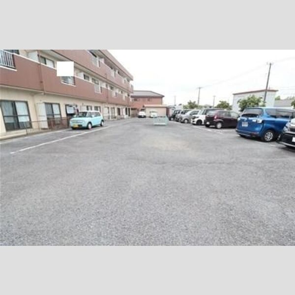 ハートリーフレジデンス207号室 駐車場