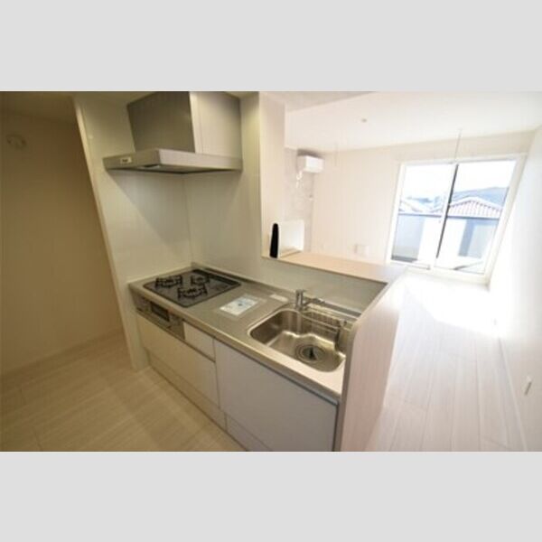 ロイヤルヒルズ303号室 キッチン