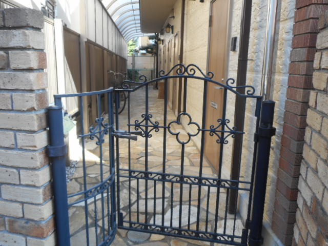 メゾンエルミタージュ エントランス