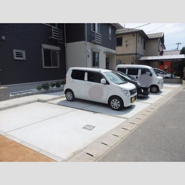 グランリーヴ 駐車場