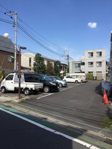 エスタシオンドーゼ 駐車場
