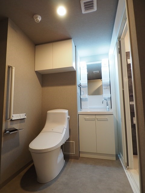 レオーネ方南町3階 トイレ