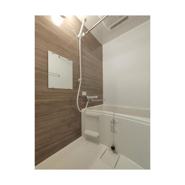 ブルーライトヨコハマ401号室 お風呂