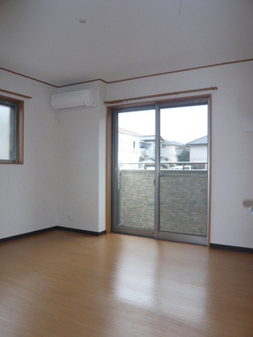 ルシェロ弐番館 同物件の違うお部屋です。