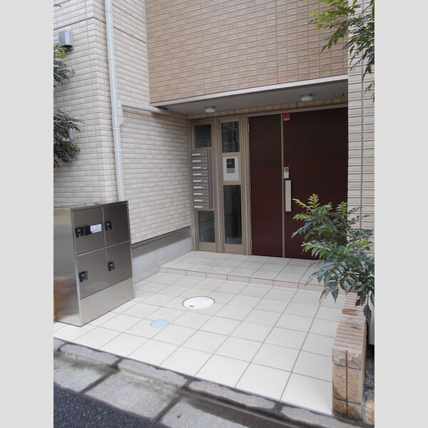 Kルポゼ203号室 エントランス