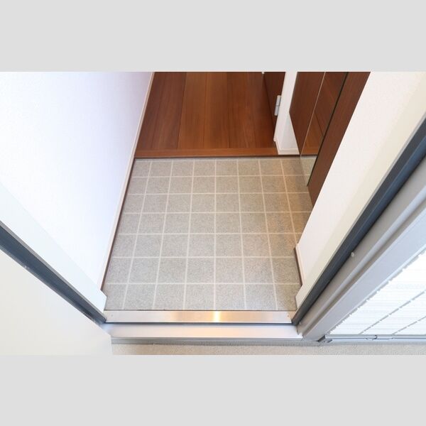 フェアリーシャトー301号室 玄関