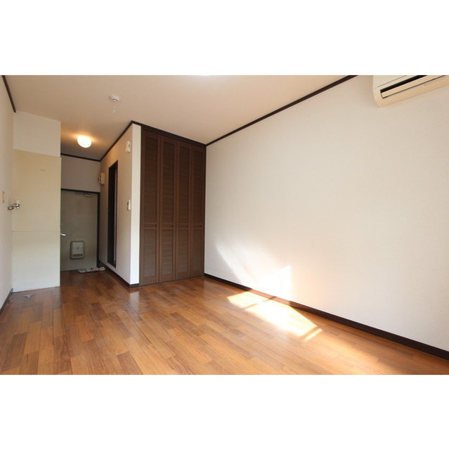 ティアラ湘南辻堂102号室 リビング