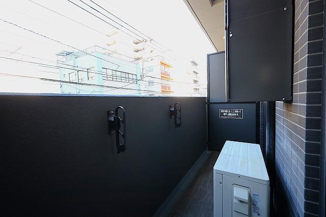 ALTERNA浅草2階 バルコニー