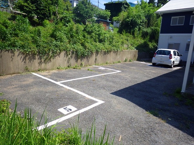 スクエア葉山1階 駐車場