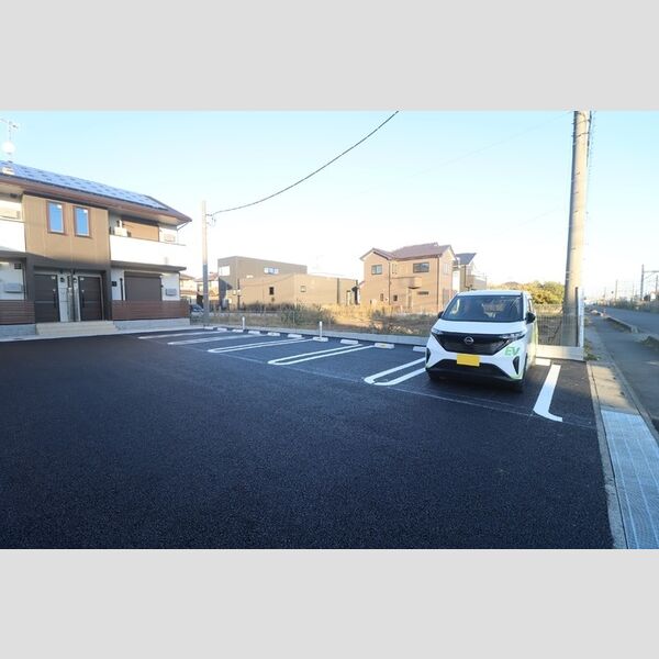 シーダールシア 駐車場