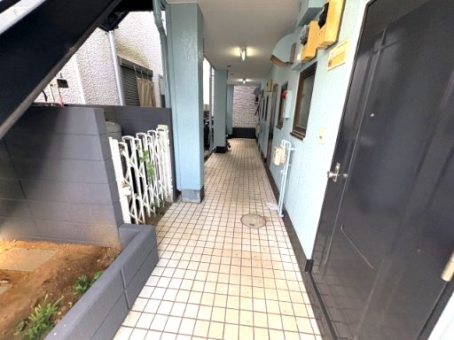 領家レジデンス302号室 ロビー