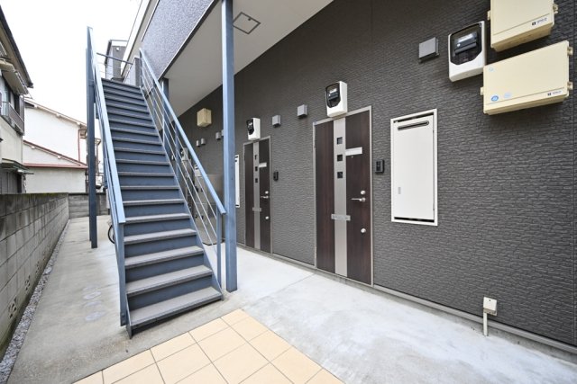 ロイド二子新地2階 エントランス