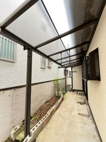 東越谷戸建 屋根付き物干しで小雨でも大丈夫