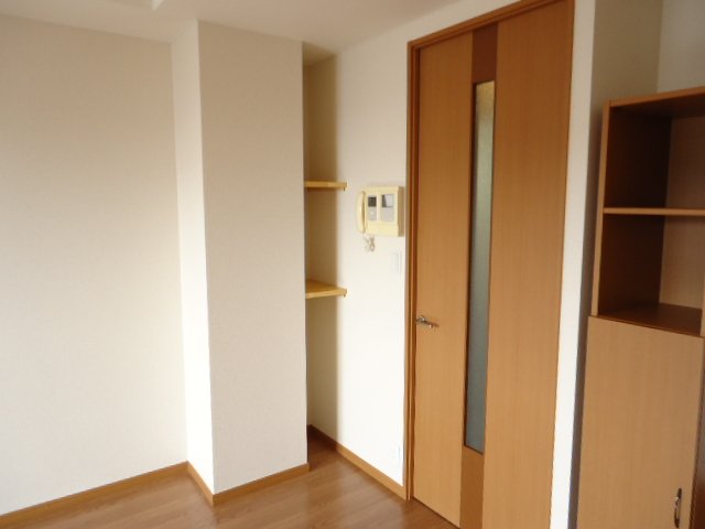 ビオス北朝霞705号室 洋室棚