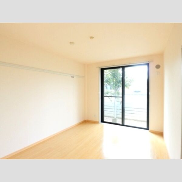 ローズ・ウッド105号室 洋室6帖