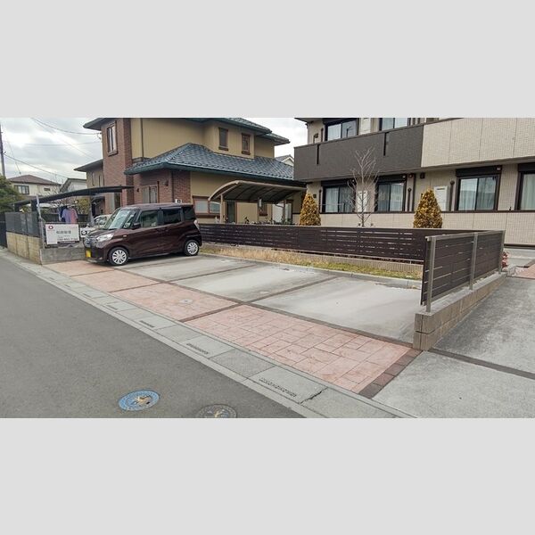 エテルナ 駐車場②