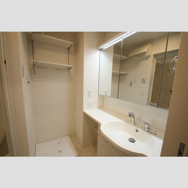 アヴァンス東日暮里 洗面所