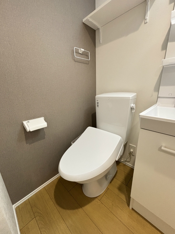 オークノワール綾瀬1階 トイレ