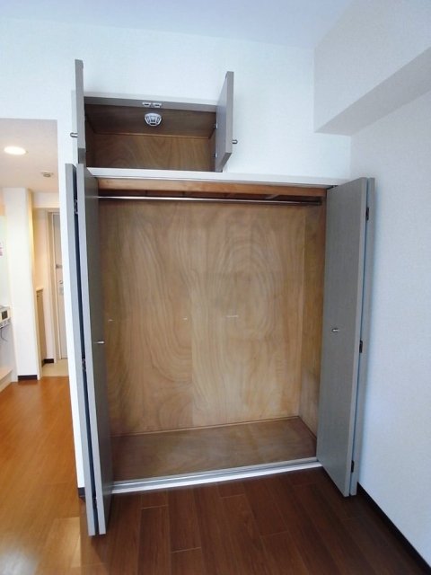 ドルチェ府中 クローゼット