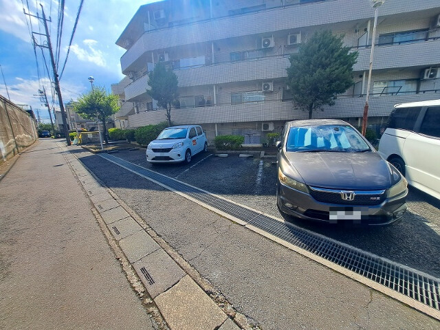 ピエタテール柏町 駐車場
